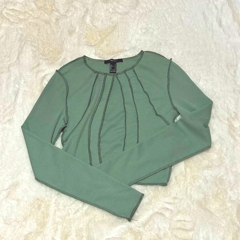 crop long sleeve top